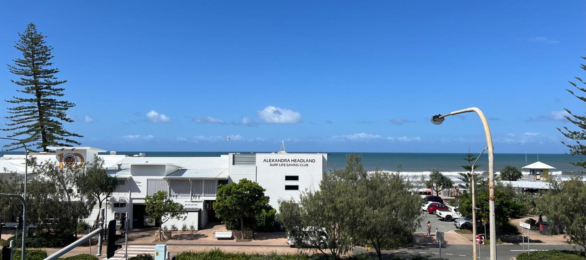 Ocean View - Alexandra Headlands Beachfront Unit Екстериор снимка