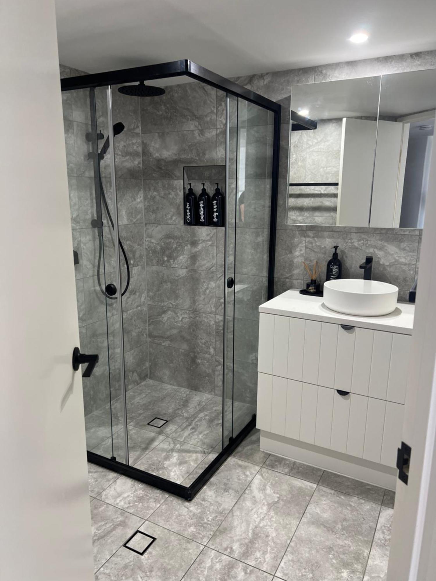 Ocean View - Alexandra Headlands Beachfront Unit Екстериор снимка