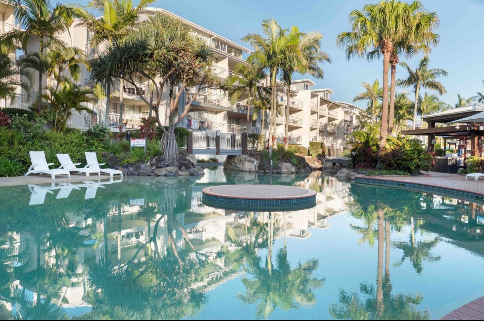 Ocean View - Alexandra Headlands Beachfront Unit Екстериор снимка