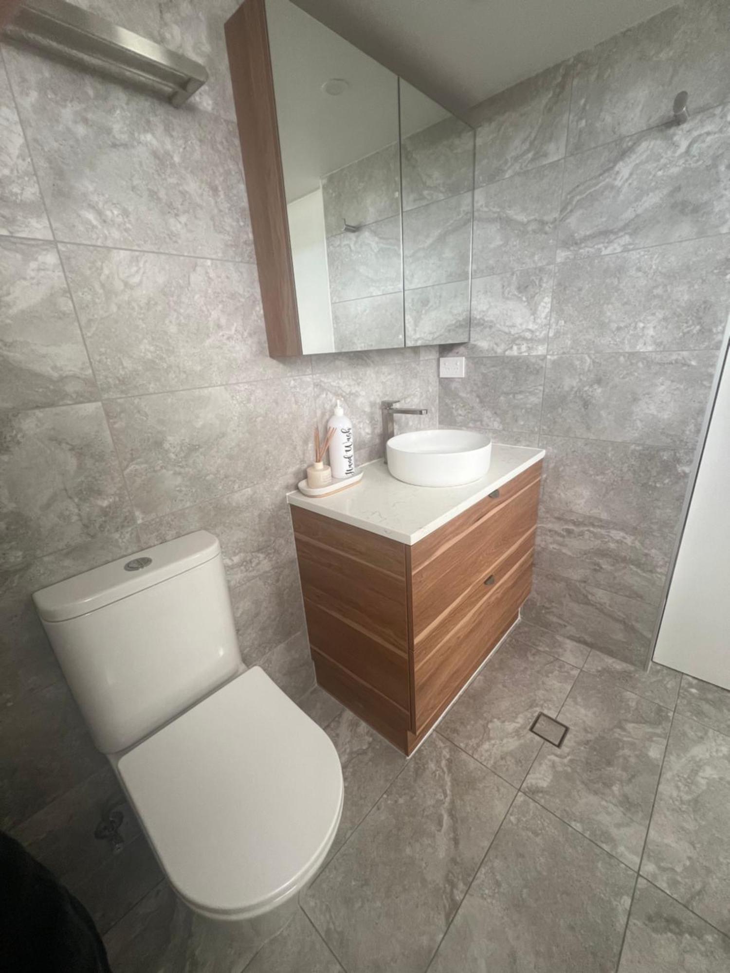 Ocean View - Alexandra Headlands Beachfront Unit Екстериор снимка